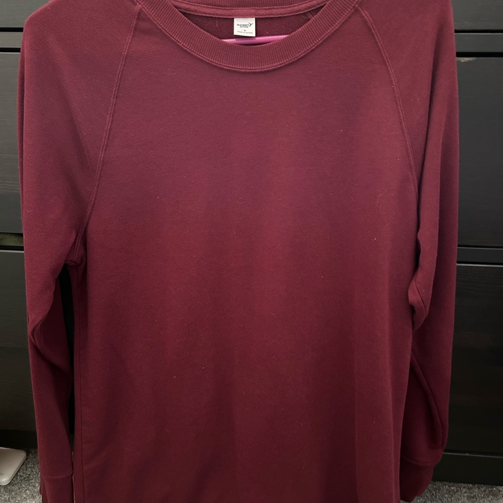 small/medium burgundy old navy sweatshirt